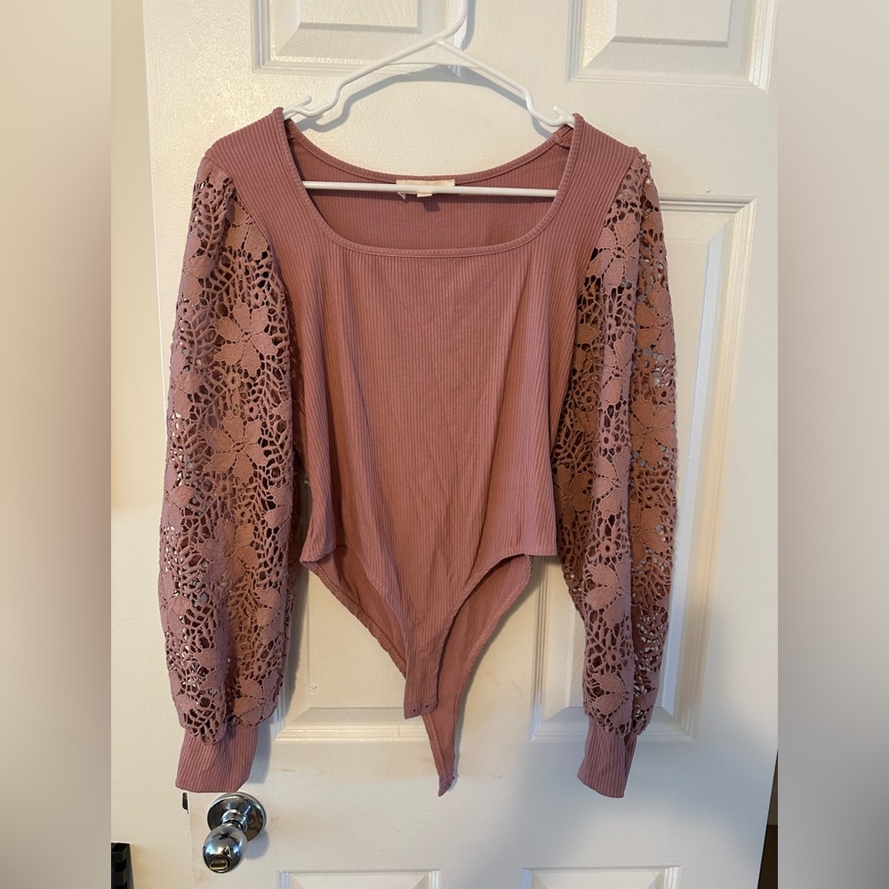 Peach Love California Lace Sleeve Bodysuit - Mauve
